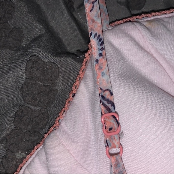 ⭐️PRICE FIRM⭐️ American Eagle handkerchief summer dress - Picture 9 of 9